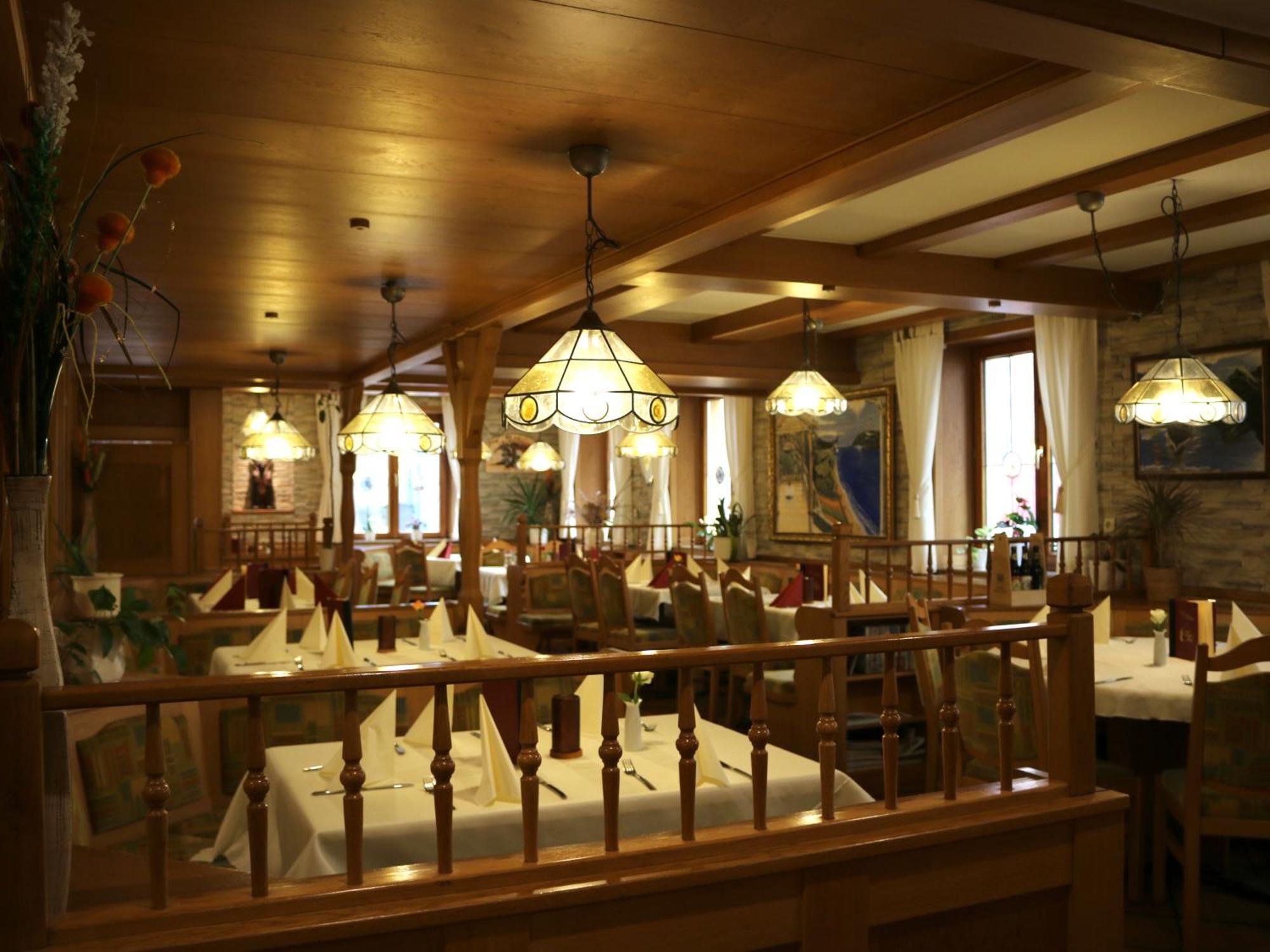 Hotel Gasthof Baeren ไวน์การ์เทิน ภายนอก รูปภาพ