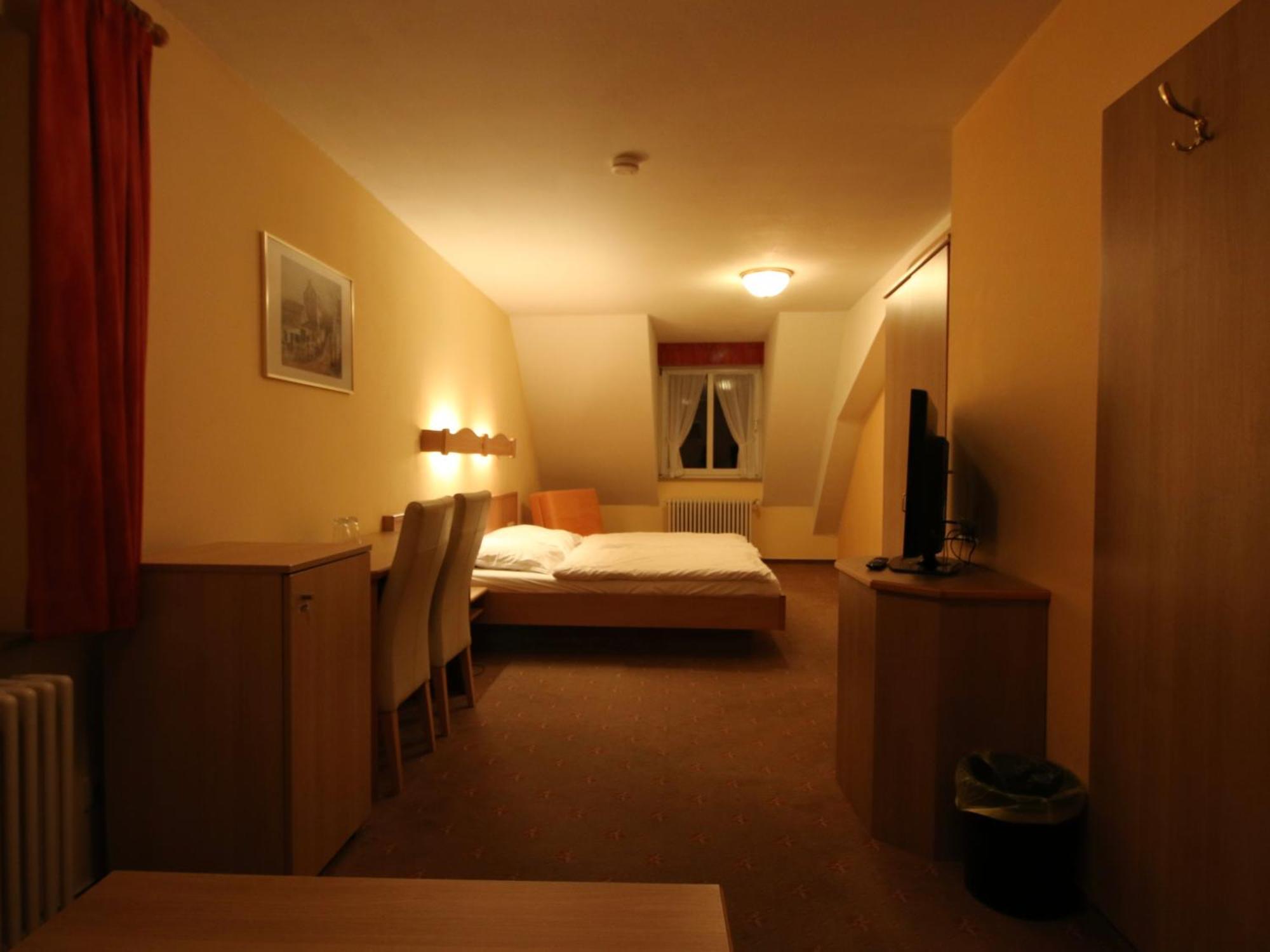 Hotel Gasthof Baeren ไวน์การ์เทิน ภายนอก รูปภาพ