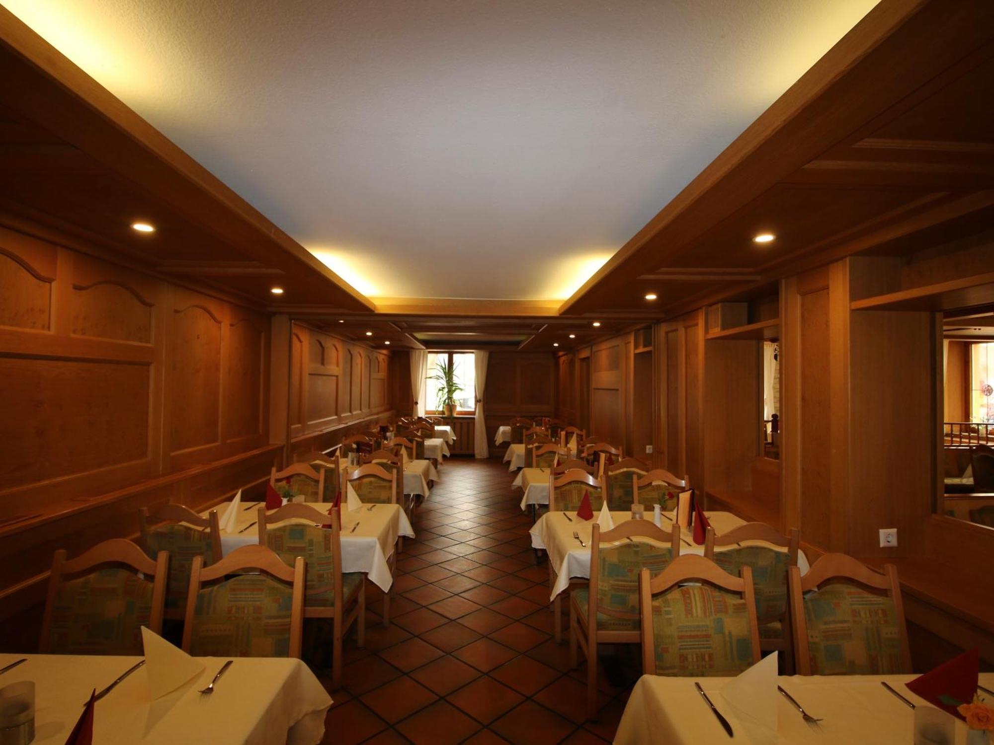 Hotel Gasthof Baeren ไวน์การ์เทิน ภายนอก รูปภาพ