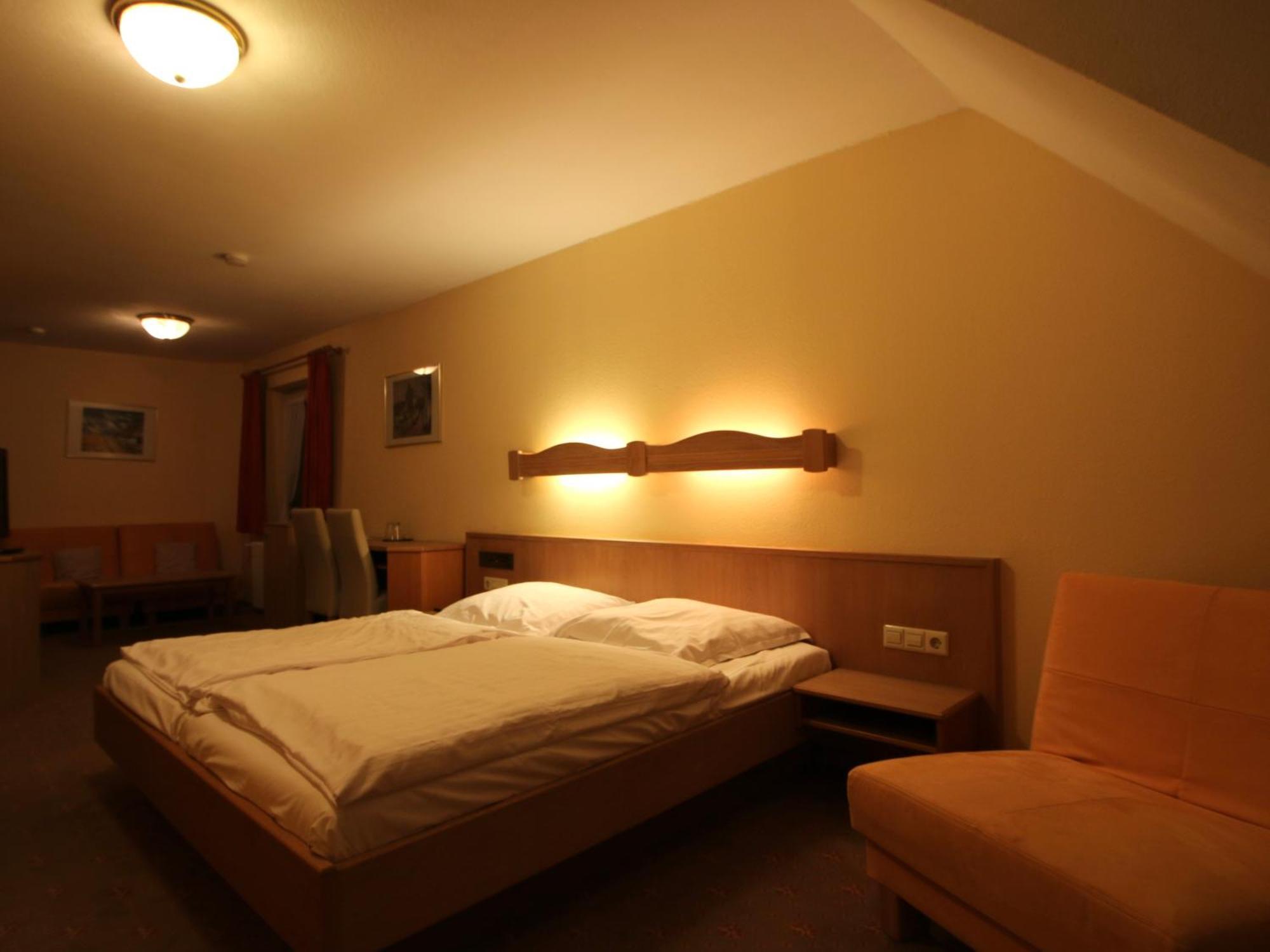 Hotel Gasthof Baeren ไวน์การ์เทิน ภายนอก รูปภาพ